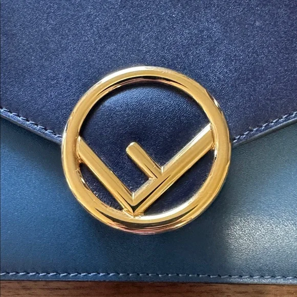 Fendi bag - Picture 2 of 16